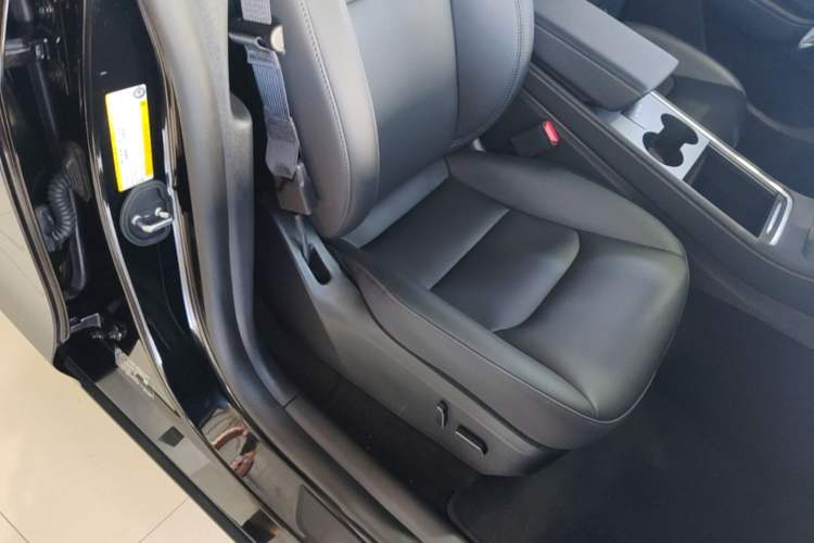 Used Tesla Model Y 2023 Rear-Wheel-Drive Version
