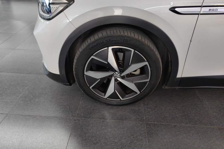 Used Volkswagen ID.4 CROZZ 2021 Long-Range Lite PRO Two-Wheel Drive Version Left Front Wheel Hub