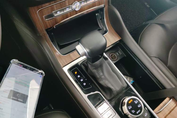 Used Roewe RX8 2018 30T Smart Connectivity All-Wheel Drive Supreme Edition