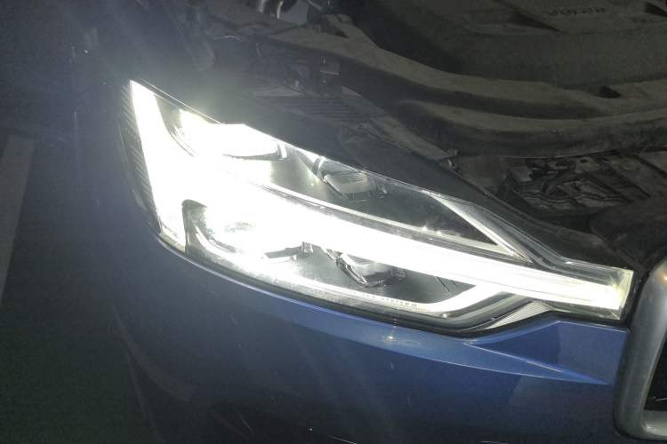 Used Volvo XC60 2019 T5 4x4 Smart & Dynamic Sport Edition China VI Standard Right Front Headlight