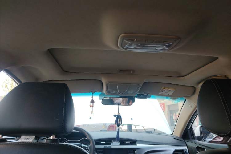 Used Geely Auto Emgrand 2017 Sedan Million Edition 1.5L Manual Upward Connect Version Headliner