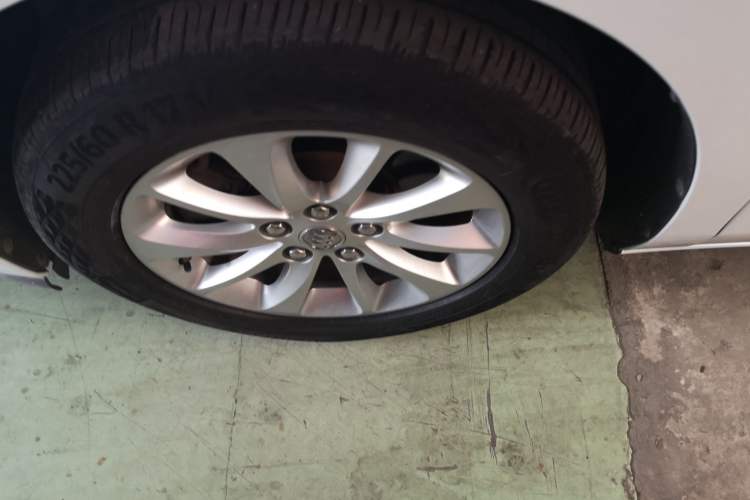 Used Buick GL8 2017 ES 28T Premium Version China V Standard Exterior 4