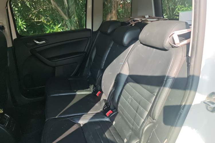 Used Skoda Yeti 2014 1.4 TSI DSG Polar Edition Left Rear Seat