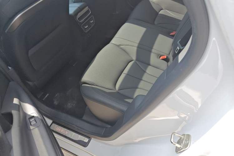 Used Geely Auto Emgrand GT 2017 1.8T Luxury Model
