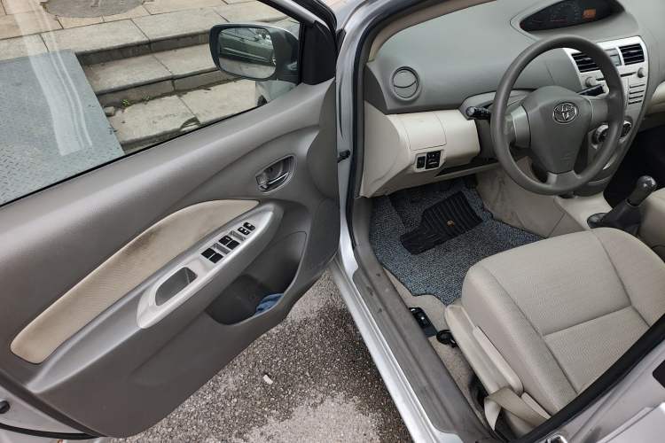 Used Toyota Vios 2010 1.6L GL-i MT Driver Seat