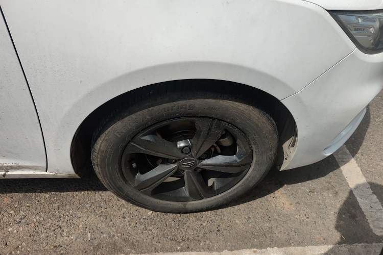 Used Geely Auto Emgrand GL 2017 1.8L Manual Elite Model
