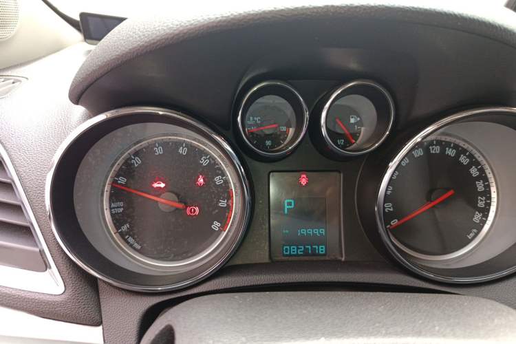 Used Buick Encore 2015 1.4T Automatic Two-Wheel Drive Urban Elite Version
