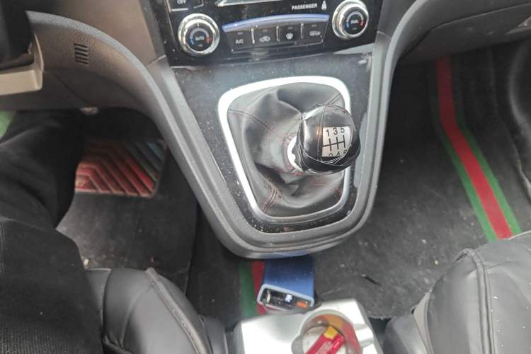 Used Haval H6 2015 Upgraded Model 1.5T Manual Two-Wheel Drive Elite Version