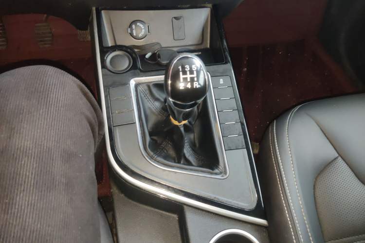 Used FORTHING SX6 2022 1.6L Manual Luxury Version