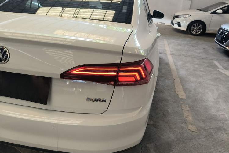 Used Volkswagen Bora 2019 1.5L Automatic Comfort Model Right Rear Taillight
