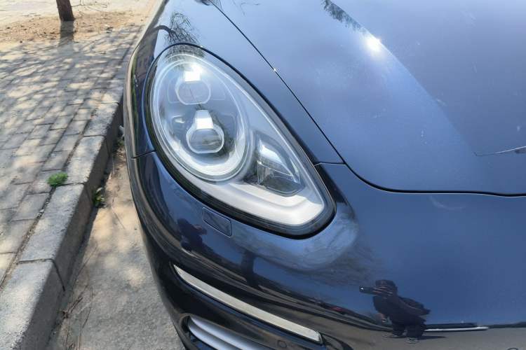 Used Porsche Panamera 2016 Panamera 4 Executive Edition 3.0T Right Front Headlight