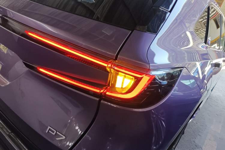 Used Honda P7 2025 Four-Wheel Drive Long-Range Max Right Rear Taillight