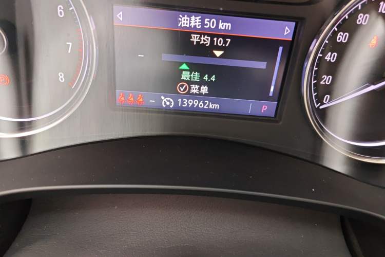 Used Buick LaCrosse 2019 28T Luxury Version Odometer Close Up