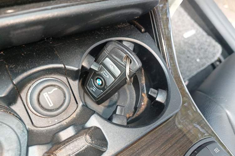 Used BMW 5 Series 2012 530Li Leading Model
