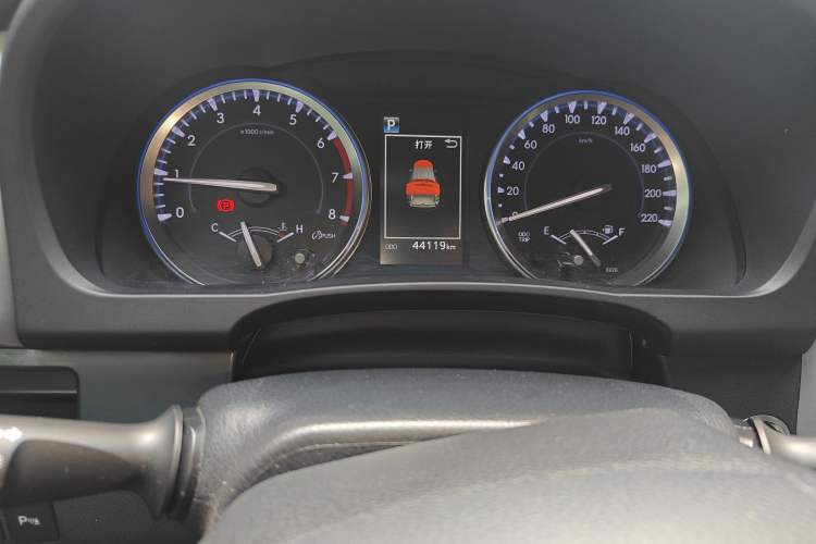 Used Toyota Highlander 2021 2.0T Four-Wheel Drive Luxury Edition 7 Seats Odometer Close Up