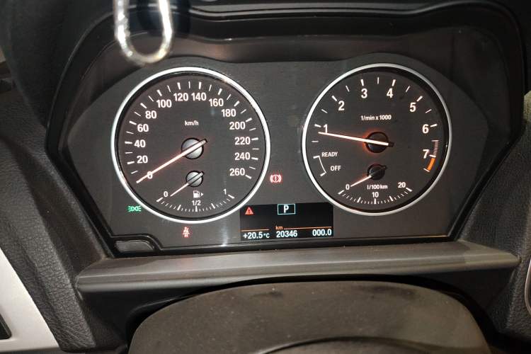 Used BMW 2 Series 2014 220i Leading Model