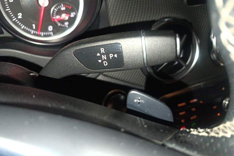 Used Mercedes-Benz GLA 2017 GLA 220 4MATIC Fashion Model Gear Lever