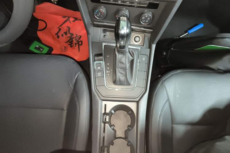 Used Volkswagen Lamando 2015 230TSI DSG Fashion Edition
