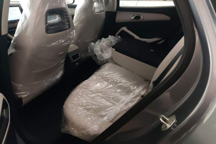 Used BYD Yuan UP 2025 Model 301KM Leading Version
