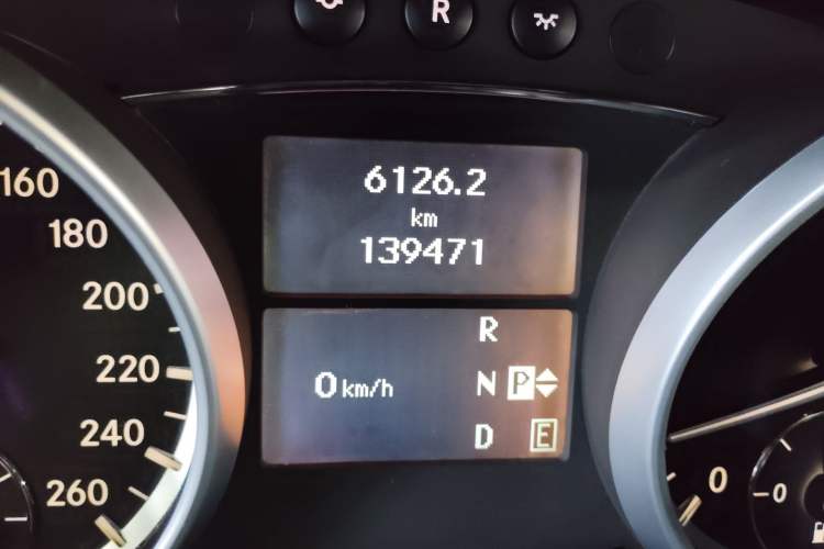 Used Mercedes-Benz R-Class 2011 R 350 L 4MATIC