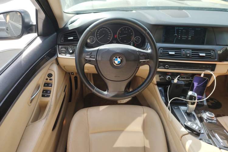 Used BMW 5 Series 2011 523Li Luxury Model
