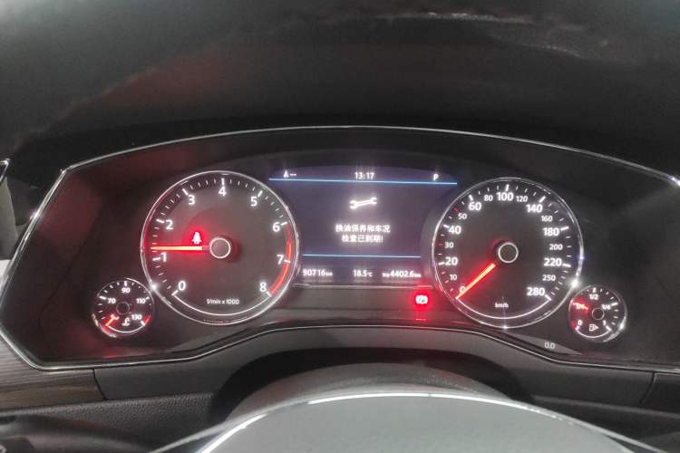 Used Volkswagen Phideon 2019 380TSI Two-Wheel Drive Business Edition China VI Standard Instrument Cluster