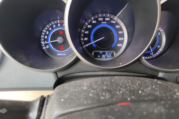 Used CHANGAN Eado 2015 1.6L Manual Luxury Model China IV Standard Odometer Close Up