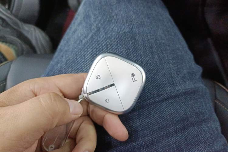 Used Baojun Enjoy 2025 Plug-in Hybrid 140km Luxury Edition Vehicle Key