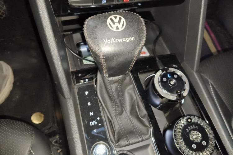 Used Volkswagen Teramont 2017 330TSI Two-Wheel-Drive Luxury Edition Gear Lever