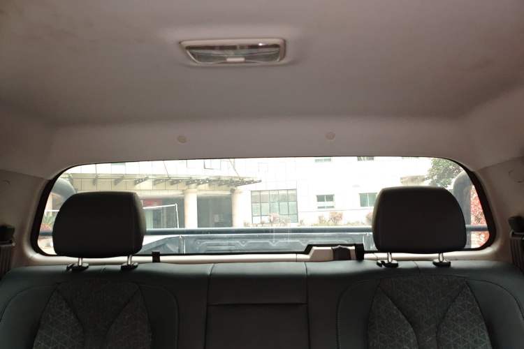 Used CHANGAN Hunter 2024 Warrior Edition Luxury Model Dual-Motor All-Wheel Drive with Extra-Long Cargo Box Headliner