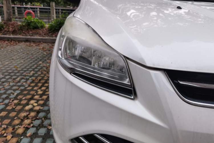 Used Ford Kuga 2015 1.5L GTDi Four-Wheel-Drive Elite Model Right Front Headlight