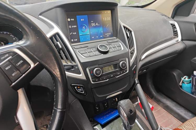 Used Dongfeng Aeolus AX7 2015 2.3L Automatic ZhiZun Version Audio And AC Panel