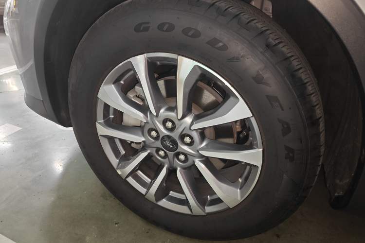 Used Ford Edge 2025 Ford Explorer L 2.0T EcoBoost E-Hybrid Two-Wheel Drive 7-Seater Luxury Model
