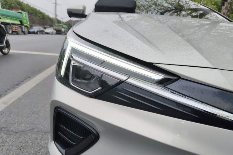 Used Rising ER6 2020 620 km Smart Edition
