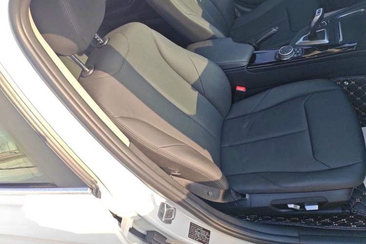 Used BMW 3 Series 2016 320Li Ambition Model
