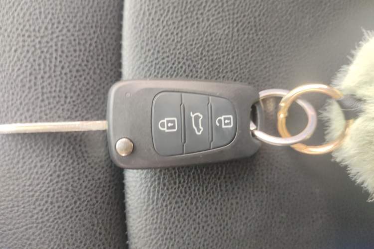 Used Hyundai Verna (older generation) 2010 Sedan 1.4L Automatic Fashionable GT Model Vehicle Key