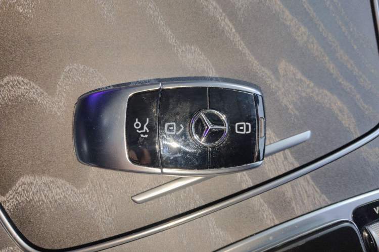 Used Mercedes-Benz E-Class 2022 Second Facelift E 300 L Fashion Edition