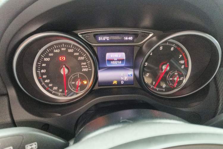 Used Mercedes-Benz GLA 2017 GLA 200 Fashion Model Odometer Close Up