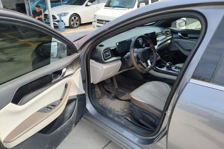 Used BYD Qin PLUS 2024 HONOR Edition DM-i 120KM Leading Model Driver Seat