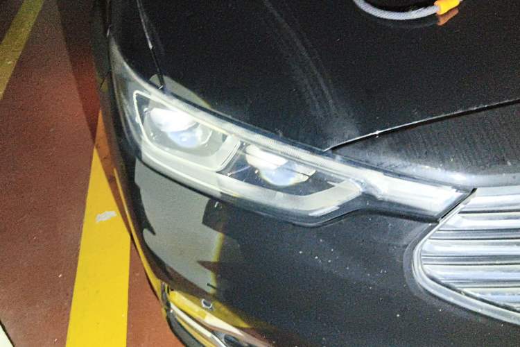 Used Ford Taurus 2019 EcoBoost 245 Premium Edition Right Front Headlight