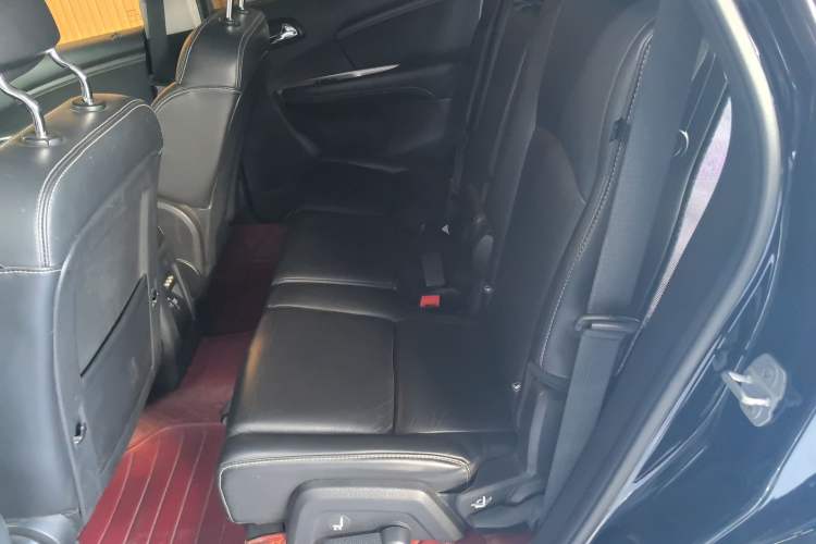 Used Dodge Journey 2013 2.4L Two-Wheel Drive Luxury Version