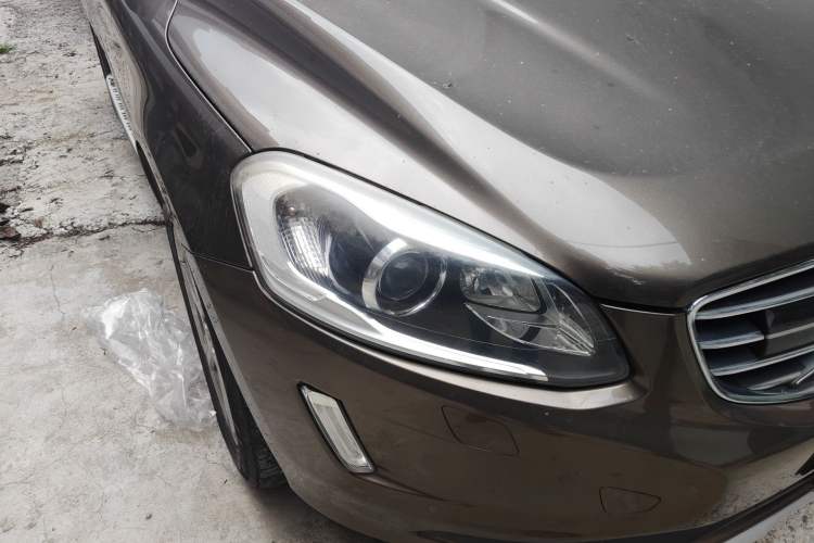 Used Volvo XC60 2015 T5 AWD Smart Drive Edition Right Front Headlight