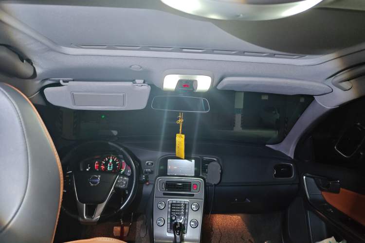 Used Volvo V60 2014 T5 Zhiya Edition