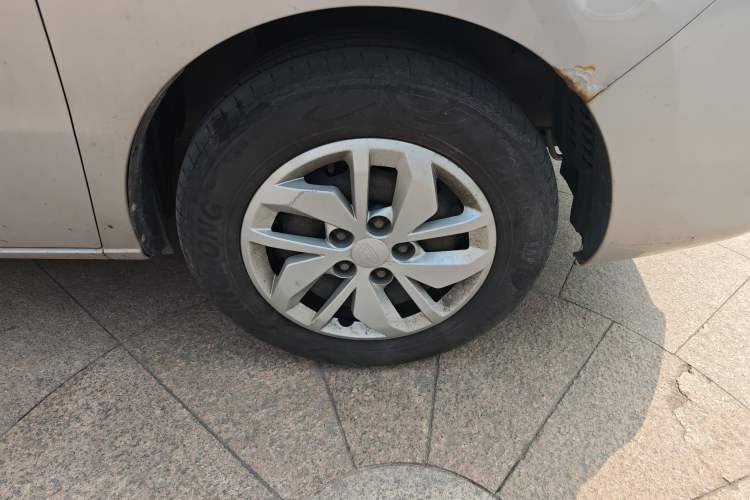 Used JAC Refine M4 2019 Business & Travel Series 2.0L Manual Comfort Model China VI Exterior 7