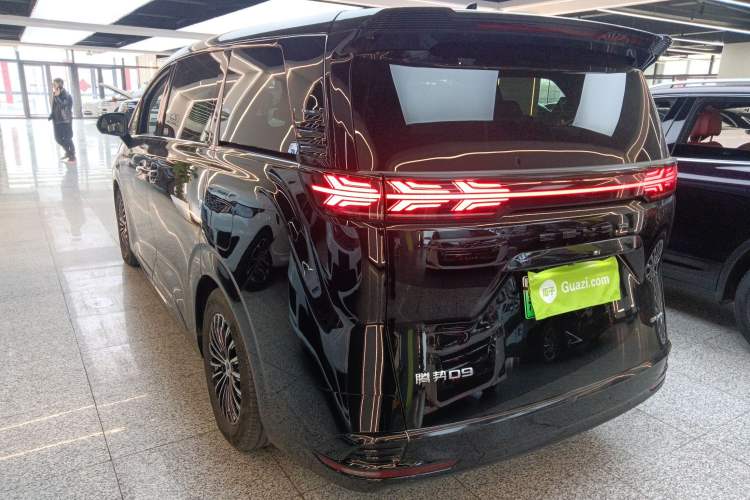 Used Denza D9 2022 DM-i 970 Four-Wheel Drive Flagship Model
