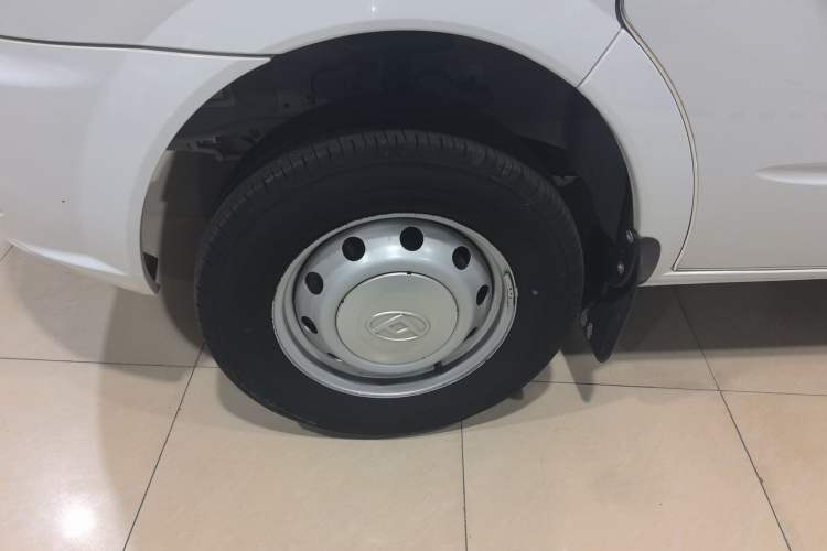 Used SAIC MAXUS Xintu V80 2021 2.0T PLUS AMT City Edition Short Wheelbase Ultra-Low Roof 5/6-Seater
