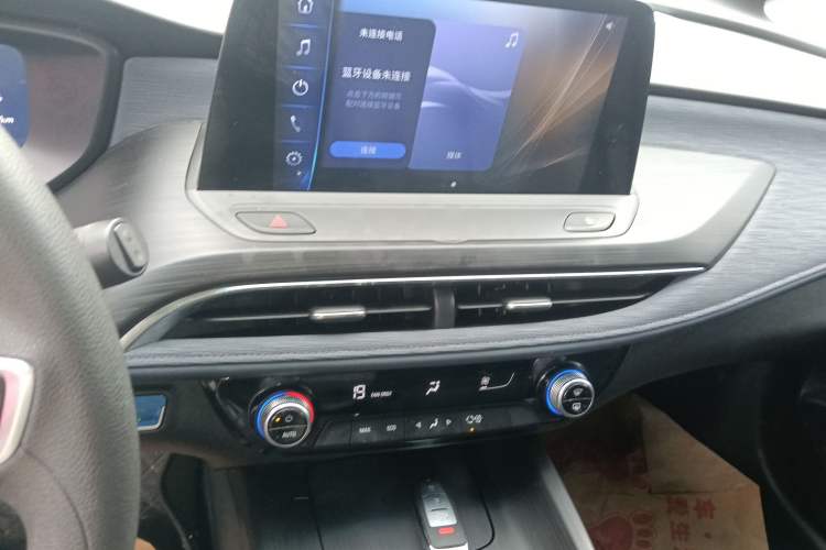 Used Buick Velite 6 2023 Revised Version 430 km Range – Commuter Edition Audio And AC Panel