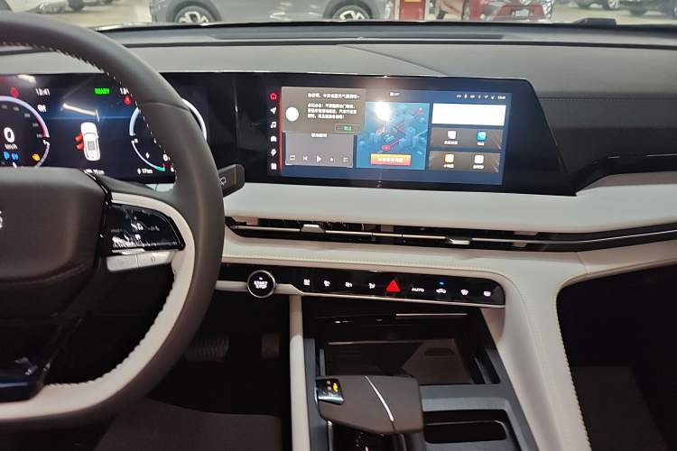 Used CHANGAN CS75 PLUS iDD 2023 ZhiDian iDD Smart Leading Model