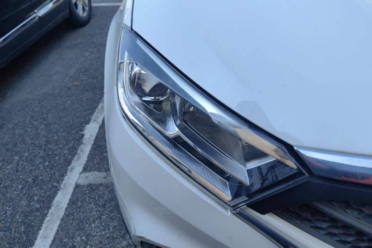 Used Land X2 2017 1.6L Manual Jingrui Edition Right Front Headlight