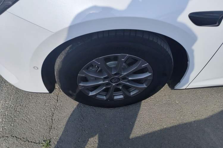 Used BYD Qin L 2025 DM-i Smart Drive 80KM Leading Model Left Front Wheel Hub